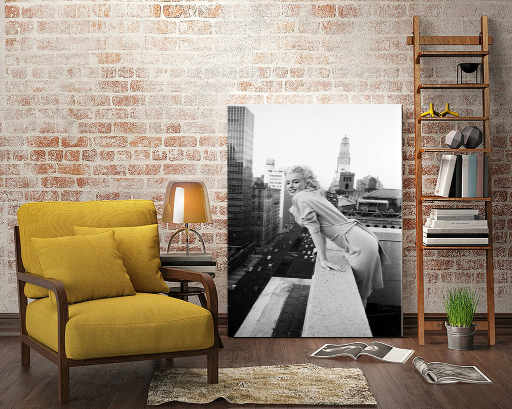Marilyn on balcony