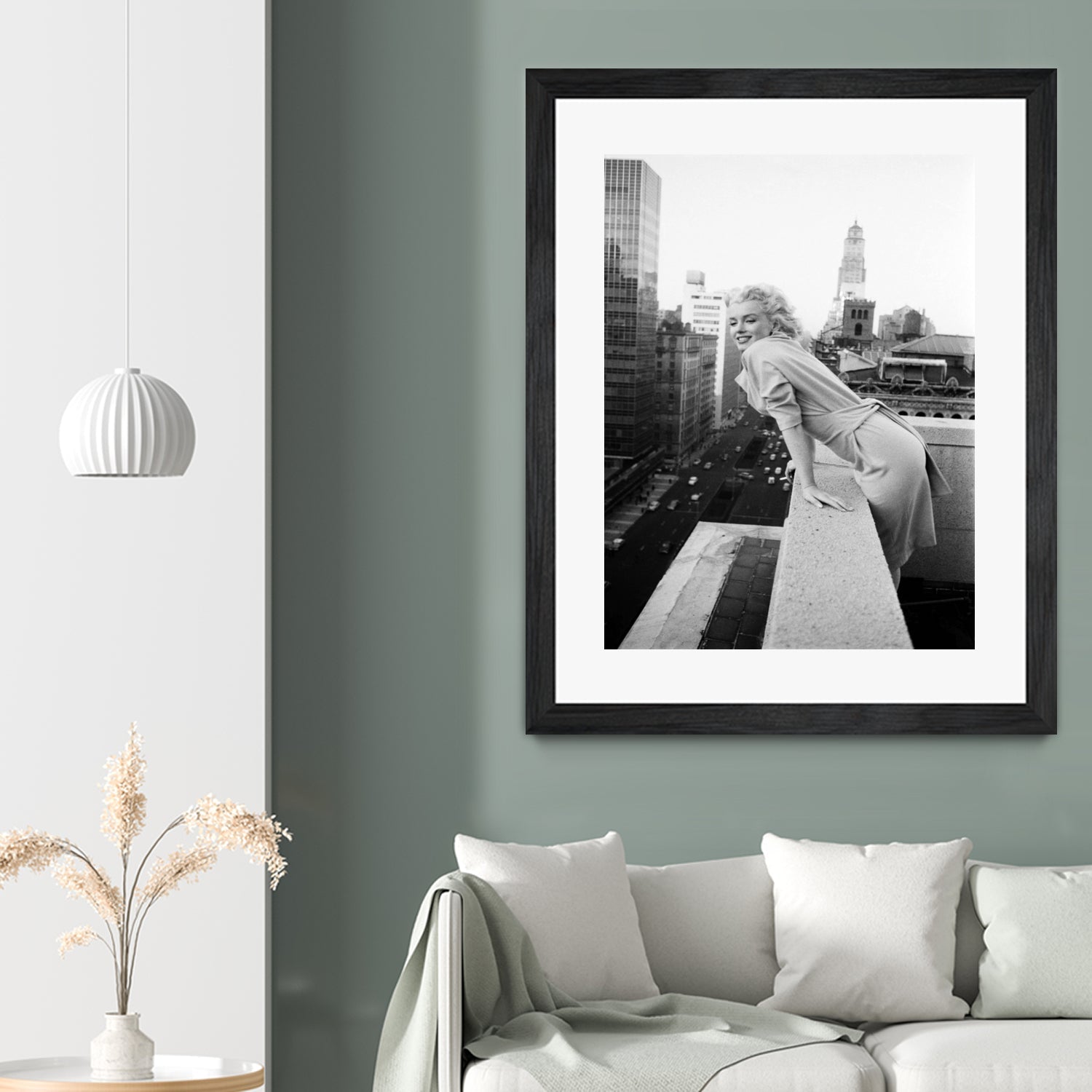 Marilyn on balcony