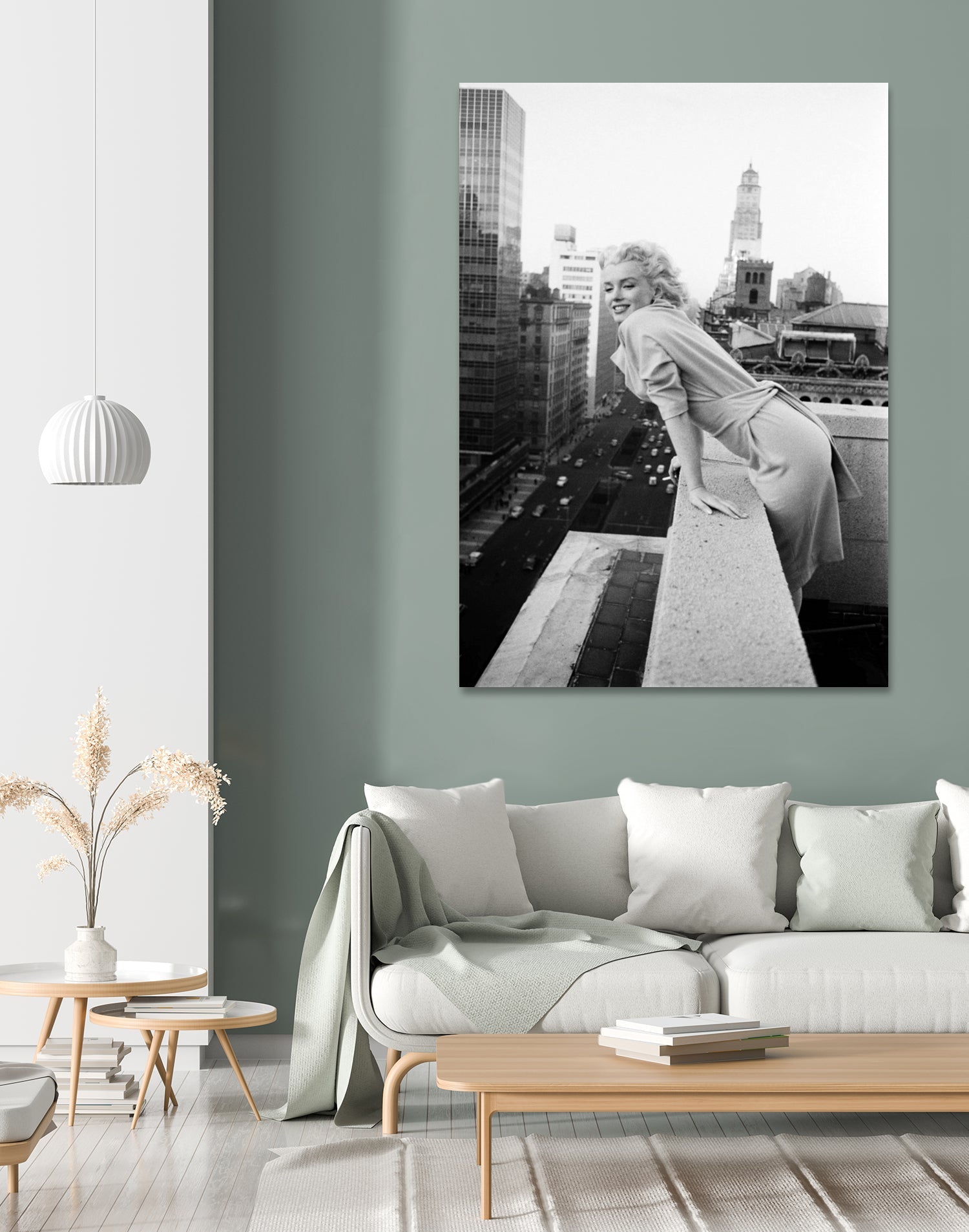 Marilyn on balcony